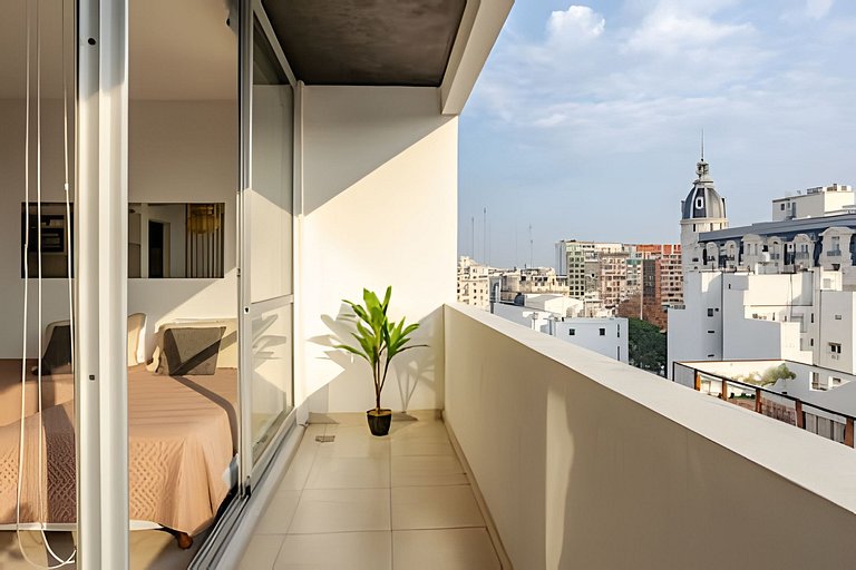 Torre de categoría con piscina y vista panorámica