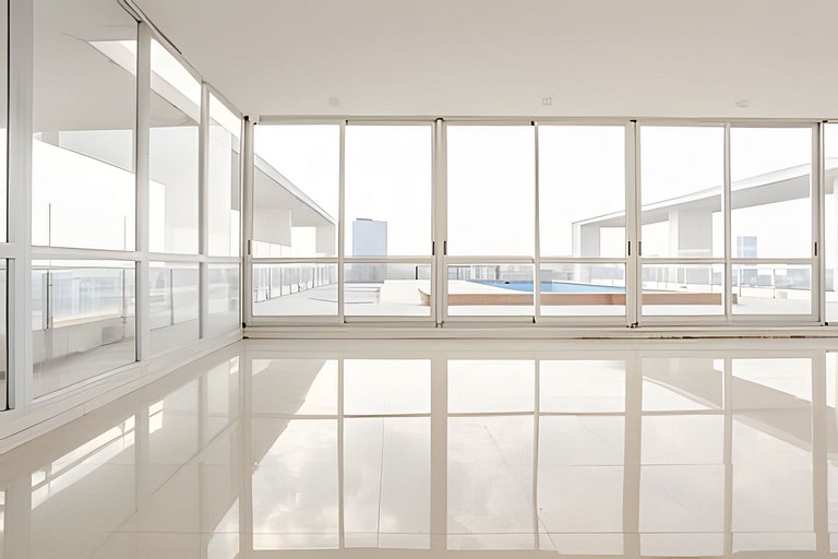 Torre de categoría con piscina y vista panorámica