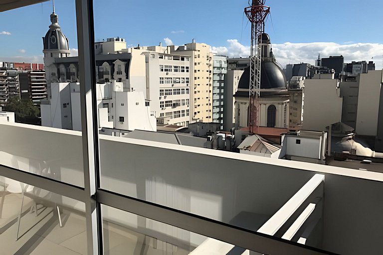 Torre de categoría con piscina y vista panorámica