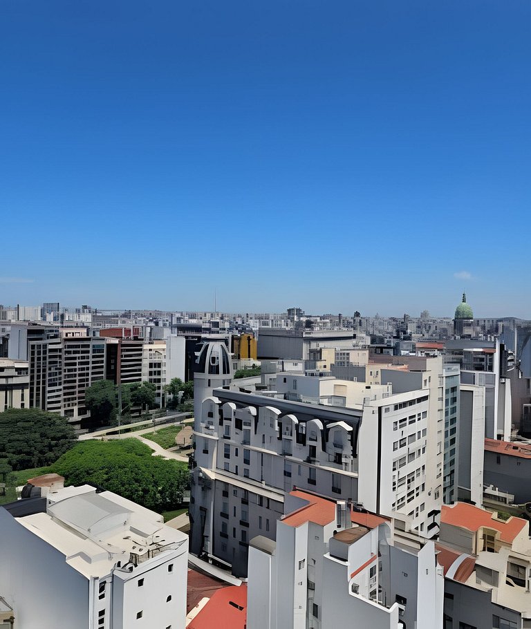 Torre de categoría con piscina y vista panorámica