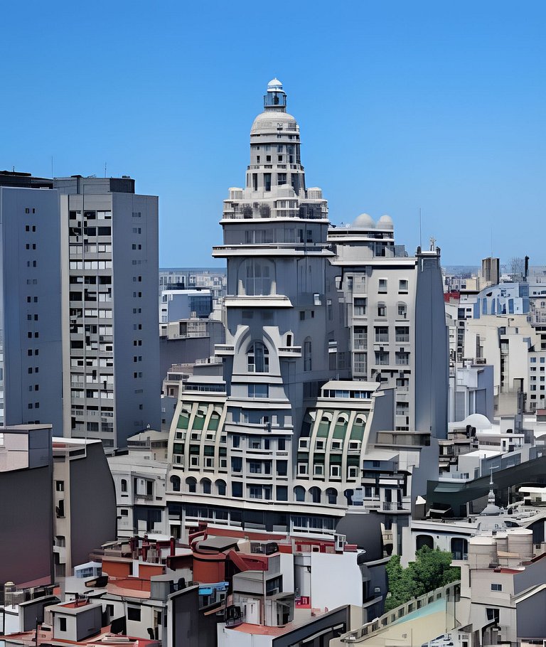 Torre de categoría con piscina y vista panorámica